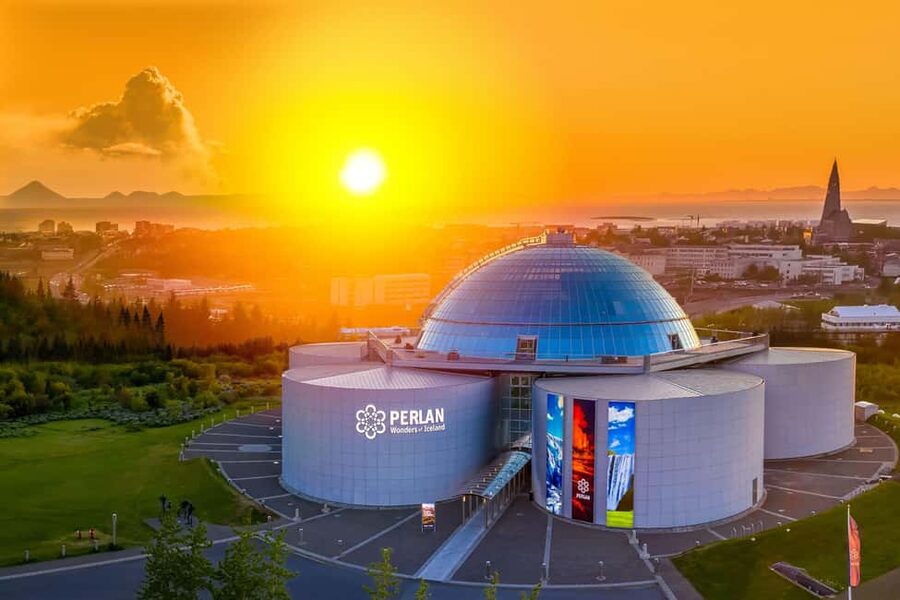 Reykjavik: Perlan Museum Wonders of Iceland Entrance Ticket - The ice cave and glacier exhibition