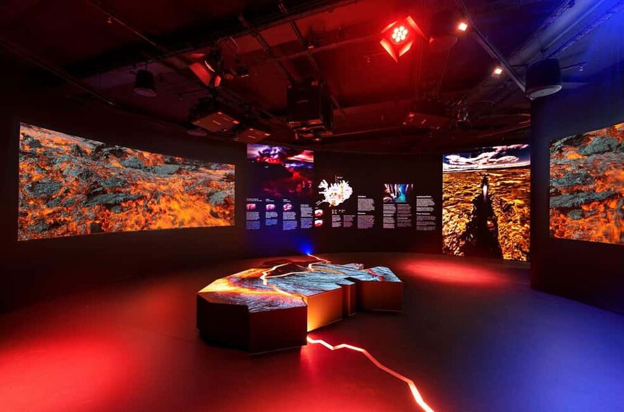 Reykjavik: Perlan Museum Wonders of Iceland Entrance Ticket - The Áróra planetarium show and 8K northern lights