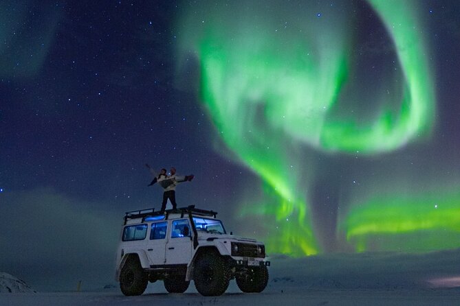 Reykjavik Private Northern Lights Tour with Pro Photographer - Searching beyond Reykjavik’s city glow