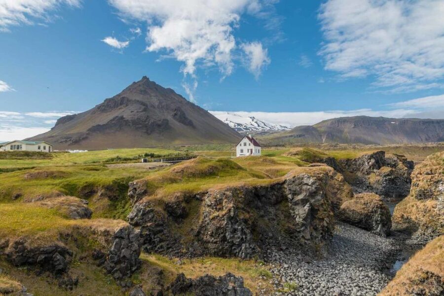 Reykjavik: Private Snaefellsnes and Kirkjufell Jeep Tour - Why Snaefellsnes Works as a One-Day Trip