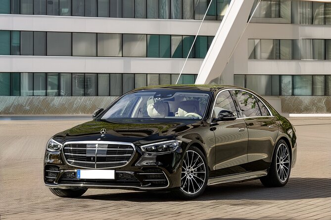 Reykjavik-Private Transfer to/from Keflavík Airport - Meeting your driver without guesswork