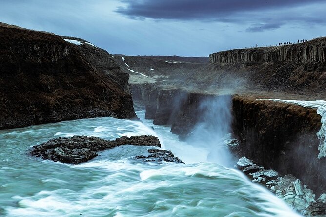 Reykjavik Shore Excursion: The Golden Circle Full Day Tour - What the minivan and guide arrangement means