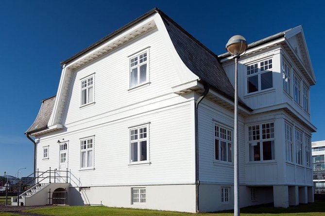 Reykjavik Sightseeing Tour - Laugardalur Park and Icelandic daily life