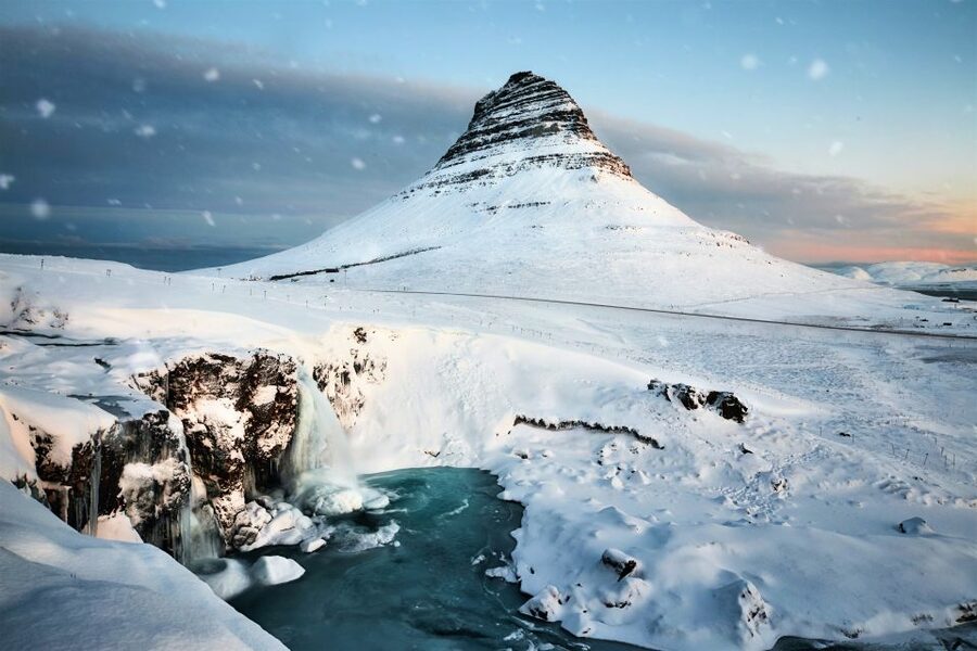 Reykjavik: Snaefellsnes & Mt. Kirkjufell Guided Minibus Tour - Why Snæfellsnes earns a full day from Reykjavik