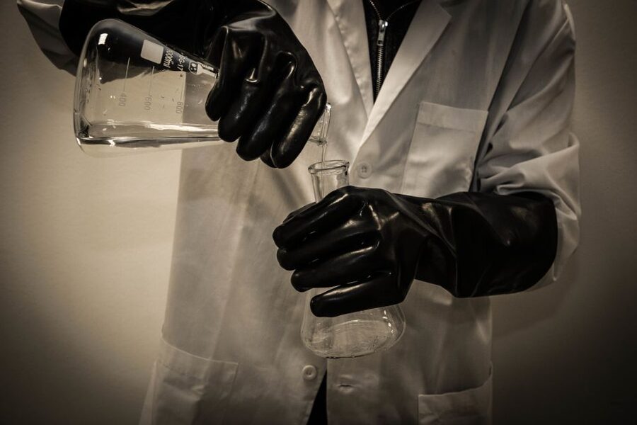 Reykjavik: The Scientist Escape Room Game - Finding the Formula Before the Police Arrive