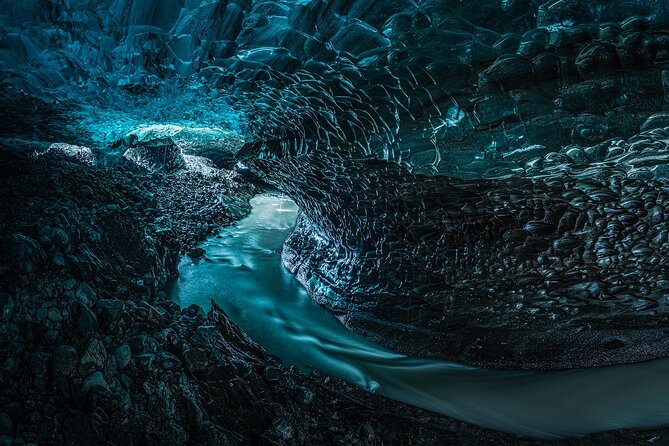 Sapphire Ice Cave Tour from Jökulsárlón - Extra Small Group - What the small group changes