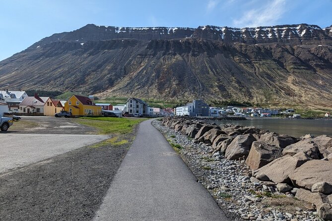 Self-Guided Tour of Ísafjörður: Art, History, and Architecture - A local introduction to Ísafjörður in 90 minutes