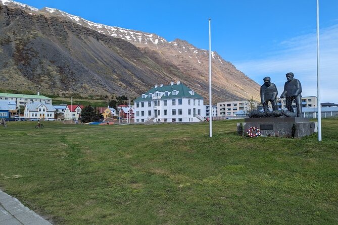 Self-Guided Tour of Ísafjörður: Art, History, and Architecture - Jónsgarður and the Whalebone Arch