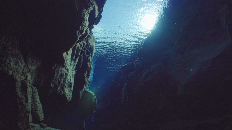 Silfra: Diving Between Tectonic Plates - One hour of preparation matters
