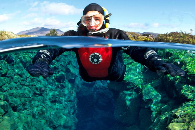 Silfra: Snorkeling Between Tectonic Plates - Meet on Location - Silfra Hall: the first underwater view