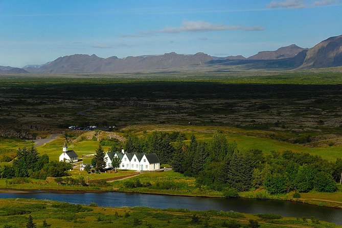 Silfra: Snorkeling Between Tectonic Plates - Meet on Location - Hot chocolate, cookies, and a practical finish