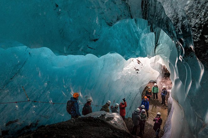 Skaftafell: Blue Ice Cave & Glacier Hike on Vatnajökull - Walking across Vatnajökull