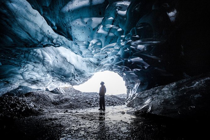 Skaftafell: Blue Ice Cave & Glacier Hike on Vatnajökull - Entering the naturally formed blue ice cave