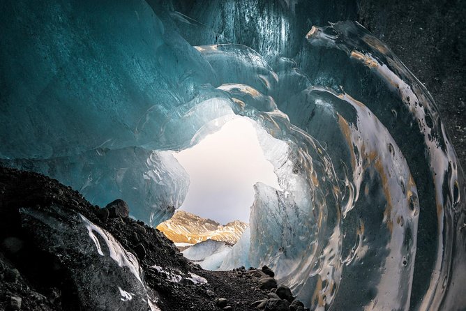 Skaftafell: Blue Ice Cave & Glacier Hike on Vatnajökull - Weather, clothing, and comfort
