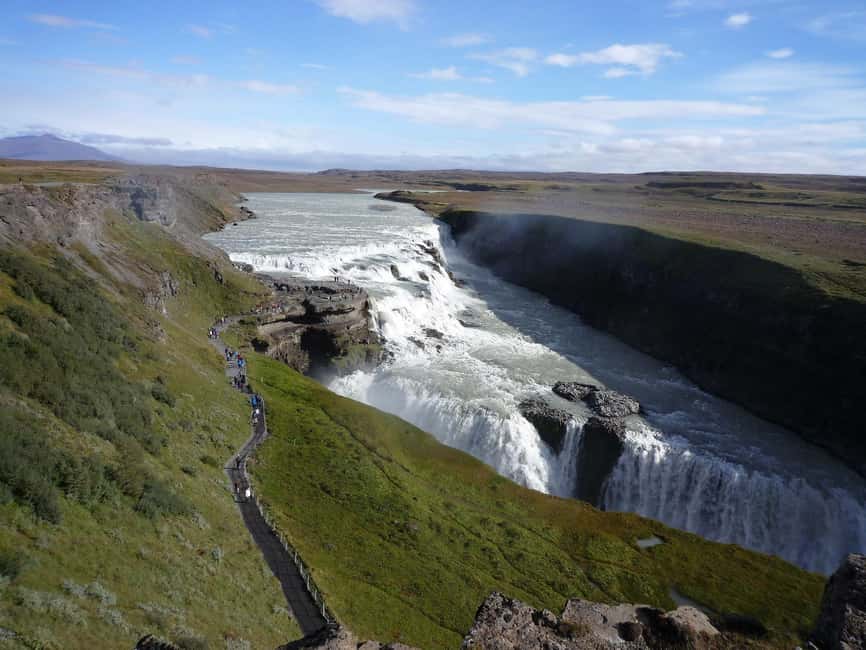 Small Group Golden Circle Tour w/ Kerid & Tomato Farm Visit - Þingvellir, where geology and parliament meet
