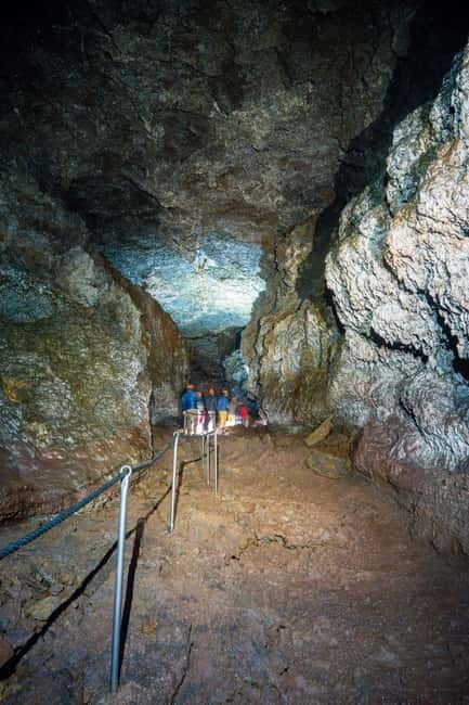 Snæfellsnes: Vatnshellir Lava Cave Tour - Walking into Snæfellsnes’s volcanic underworld