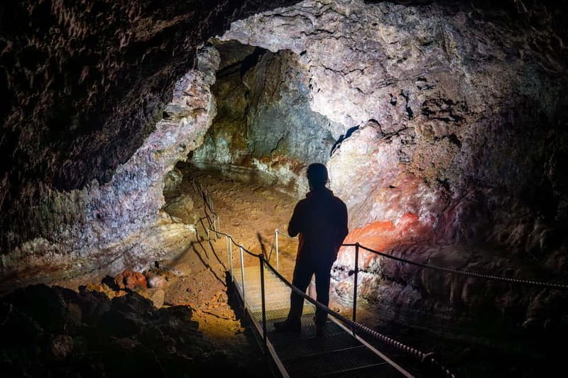 Snæfellsnes: Vatnshellir Lava Cave Tour - Lava colors, textures, and the value of a guide