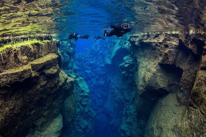 Snorkel the Silfra Fissure-Meet on Location (Free Photos & Cocoa) - A careful safety briefing before the water