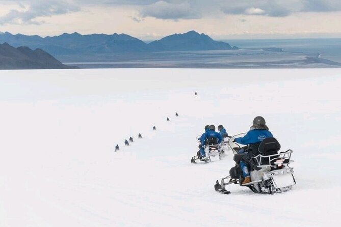 Snowmobile tour on Vatnajökull - Stop 2: Snowmobiling across Vatnajökull