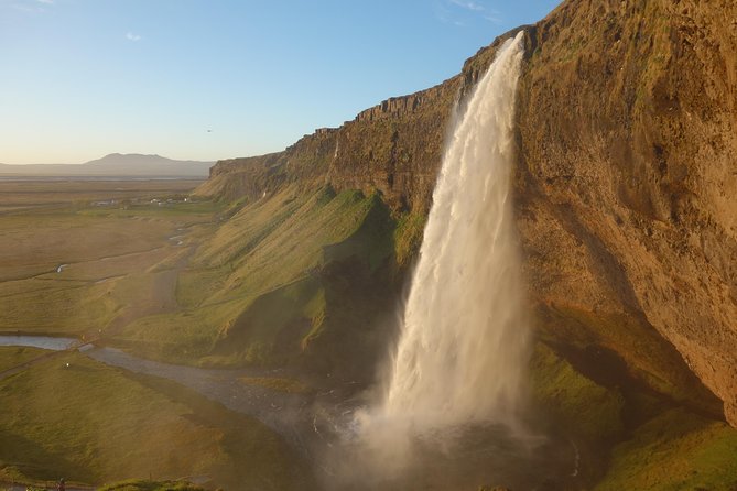 South Coast Private Day Tour - up to 9 passengers - Vik: a sensible lunch break in a small town