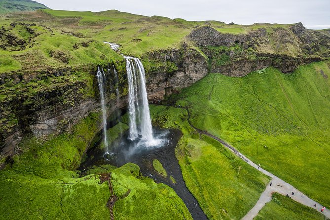 South Coast, Reynisfjara Beach & Waterfalls Small-Group Day Trip from Reykjavik - Skógafoss: big water and a classic Iceland view