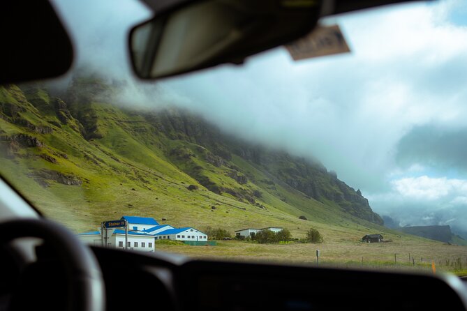 SOUTH COAST : The Discovery - Skógafoss gives you a powerful first stop