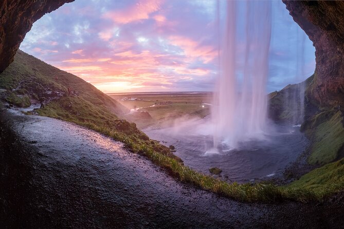 South Coast Tour Private Epic Adventure - Weather, clothing, and the long return to Reykjavík