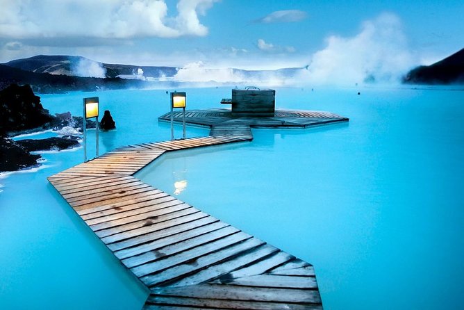Unique bathing in an Icelandic hot springs at the Blue Lagoon - Lava Restaurant: a useful Premium extra