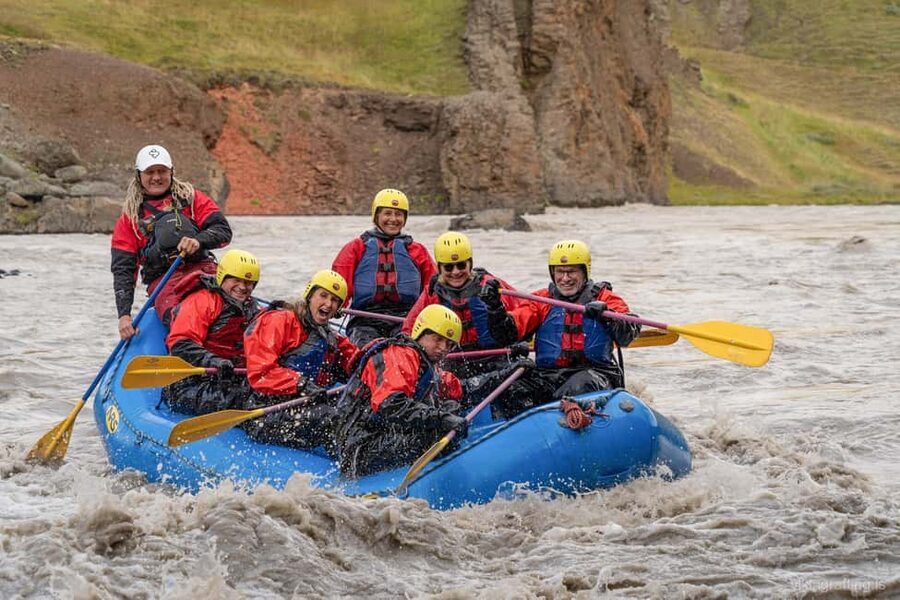 Varmahlíð: Guided Family Rafting Trip - Returning to the base after the river