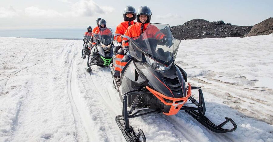 Vik: Mýrdalsjökull Snowmobile Adventure - Riding Mýrdalsjökull above Vik